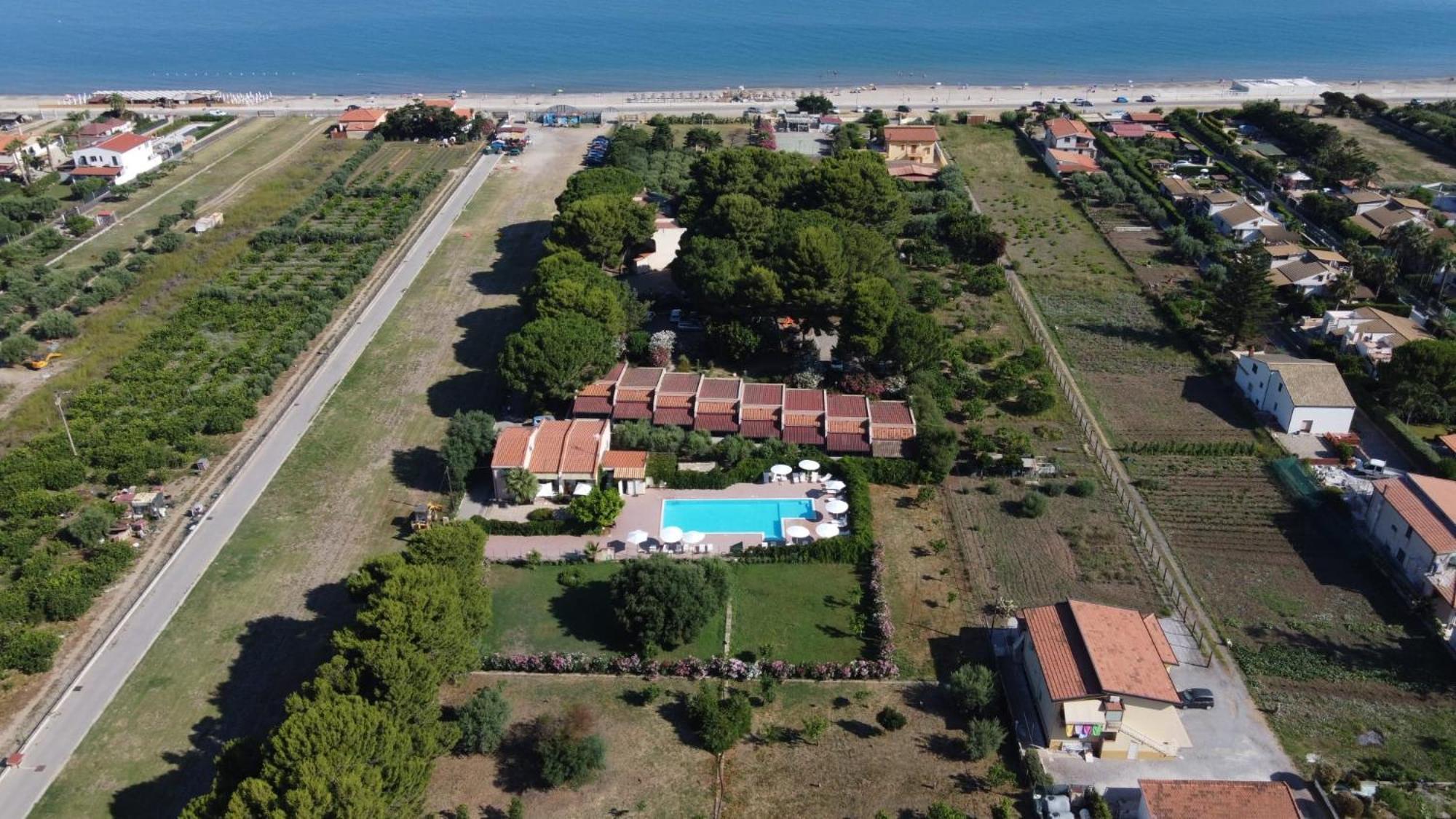 Villa Teti - Sicilia Campofelice Di Roccella Bagian luar foto
